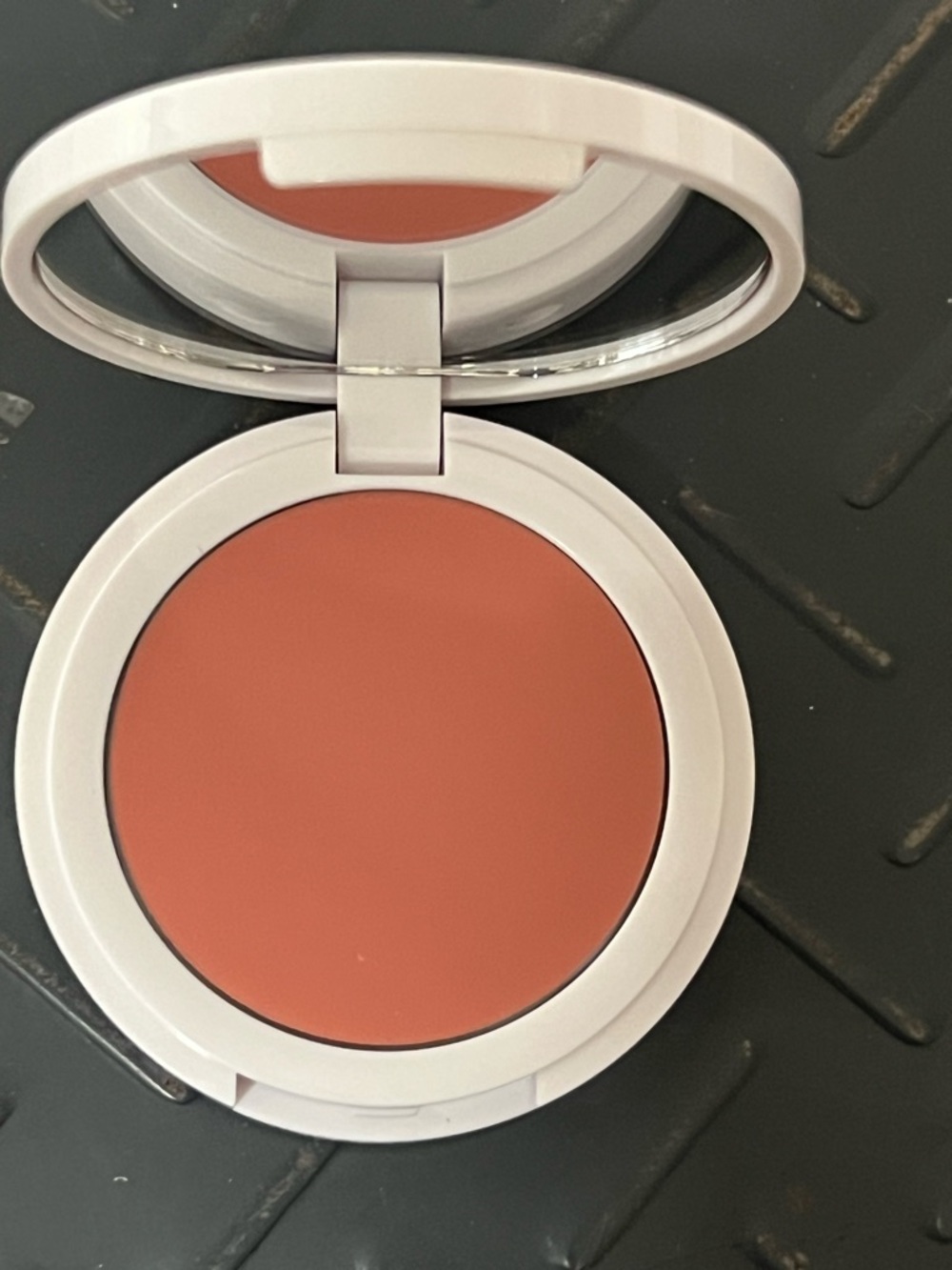 Laura Geller Timeless Skin Cream Compact Blush Shade Forever Peach 3.1g